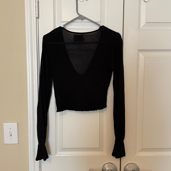 Urban Outfitters Long Sleeved Wrap V-Neck Crop Top - Picture 3 of 6